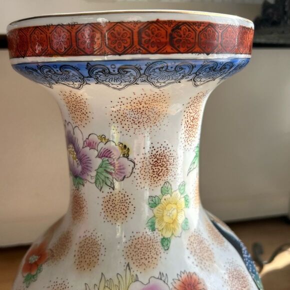 Chinese Lsrge Floral And Birds Beautiful Porcelain 24” Tall 10” Wide Beautiful - Picture 7 of 16